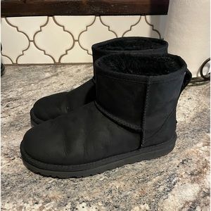 UGG Mini Black 7